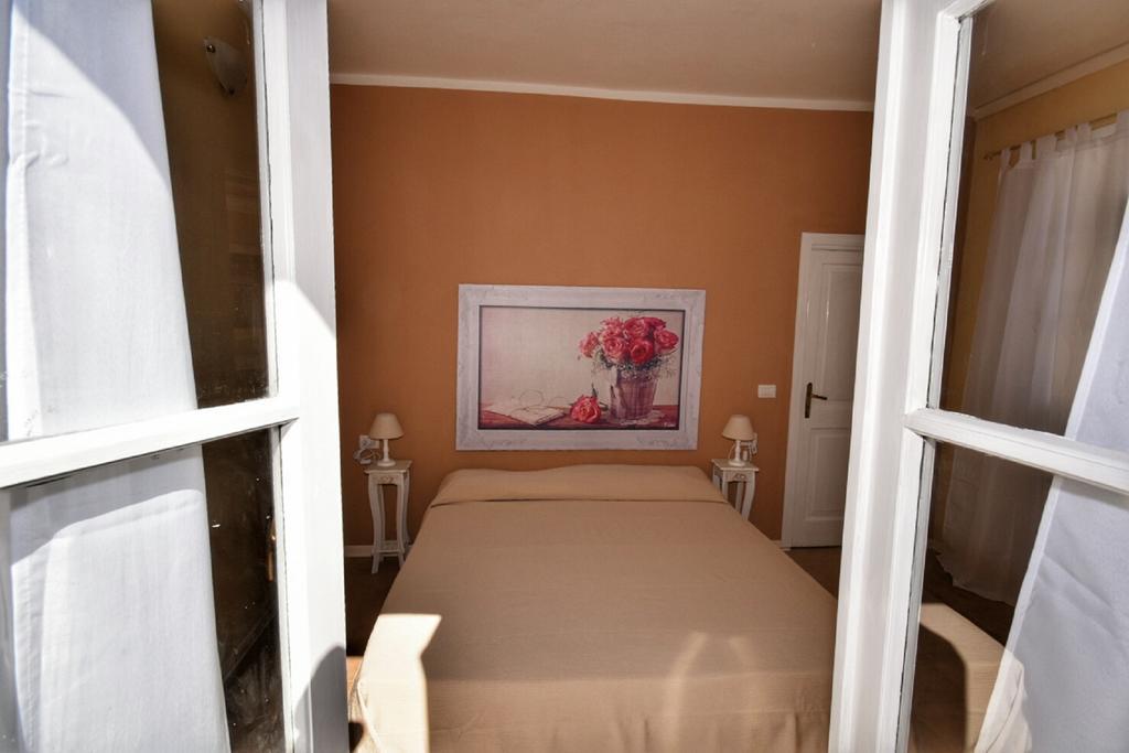 Domus Regia Hotel Olbia Exterior photo