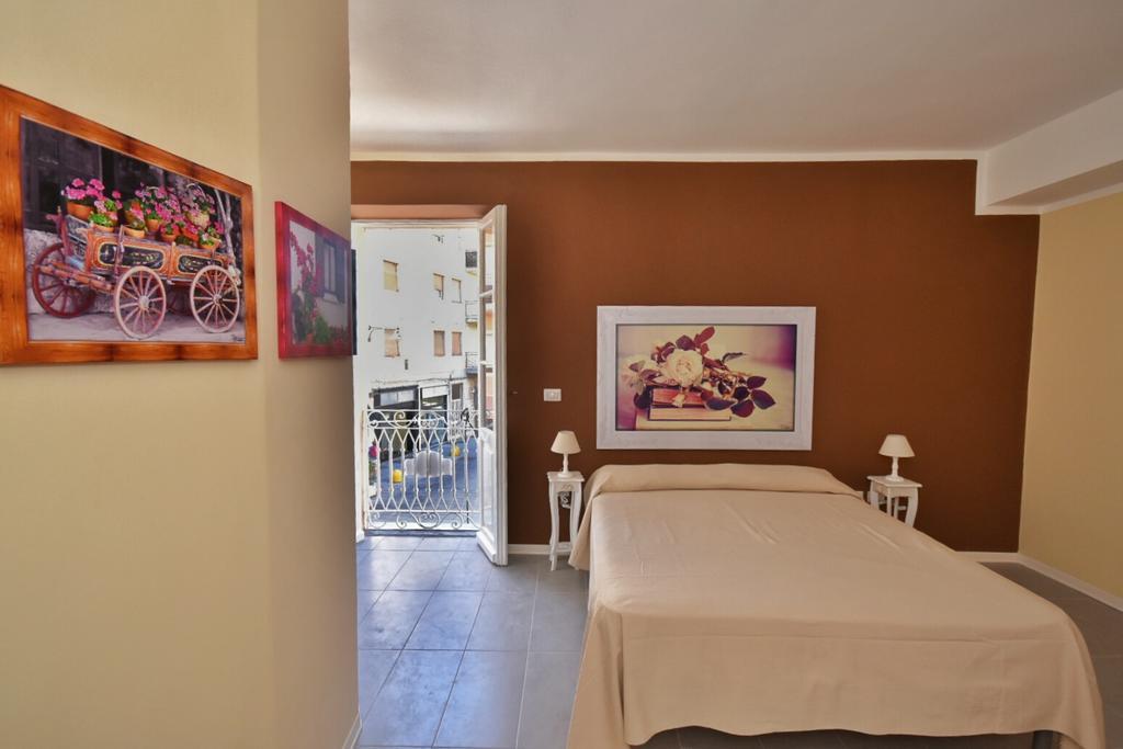 Domus Regia Hotel Olbia Exterior photo