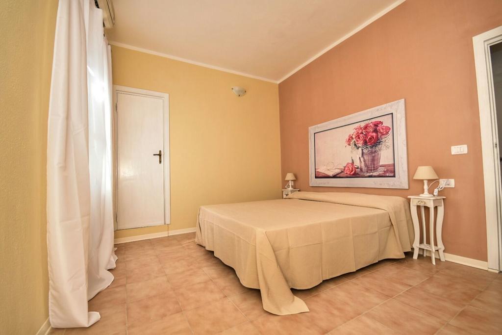 Domus Regia Hotel Olbia Exterior photo